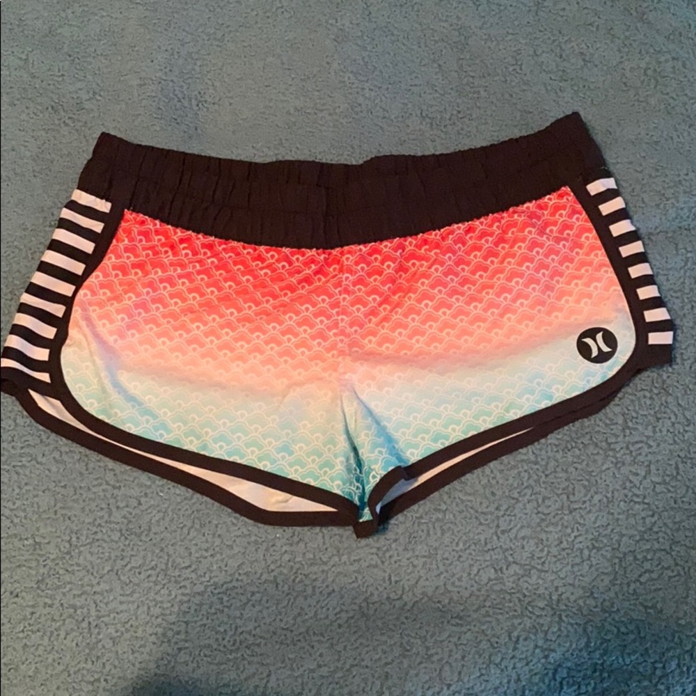 Super cute Hurley Shorts 🏖